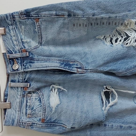 NWT American Eagle Highest Rise Mom Jeans - Picture 4 of 9